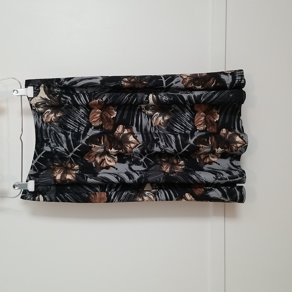 ❤️$6 Sale!❤️ Floral Print Skirt in Black & Brown EUC